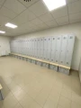 Szafki szatniowe ,ubraniowe z dodatkowymi szafkami na buty SBN oraz podstawy z siedziskiem .jpg