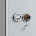 80230.00_wyposazenie_zamek_elektroniczny_z_mechanicznym_otwieraniem_awaryjnym_z_pokretlem_srebrnym.jpg